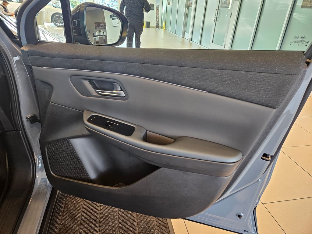 2026 Nissan Leaf PLATINUM+