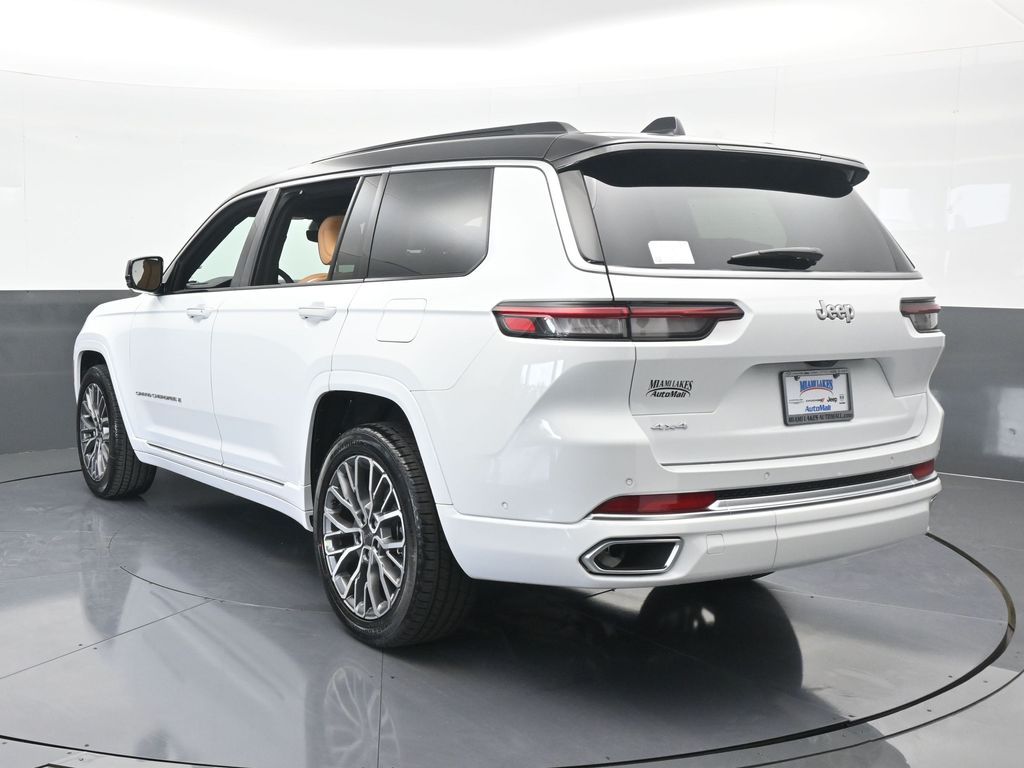Used 2025 Bright White Clearcoat Jeep Summit image 4