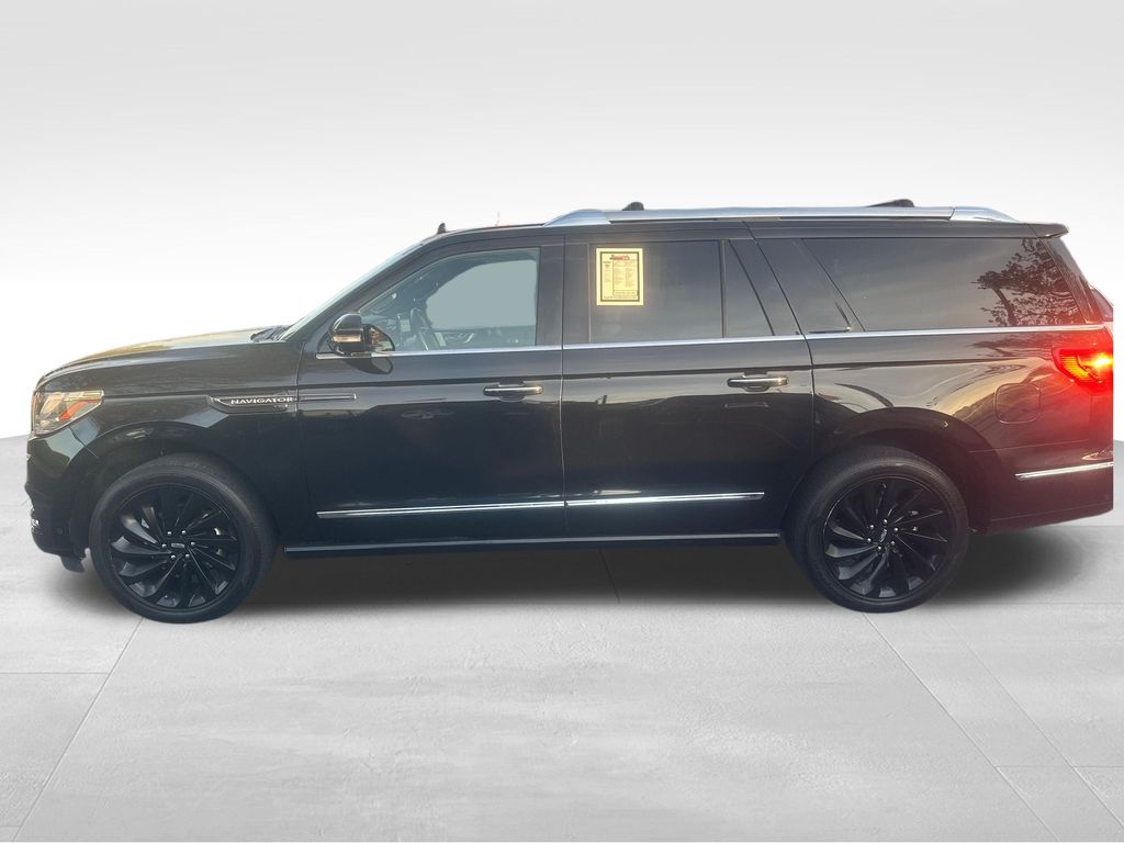 Used 2020 Black Lincoln Reserve image 4