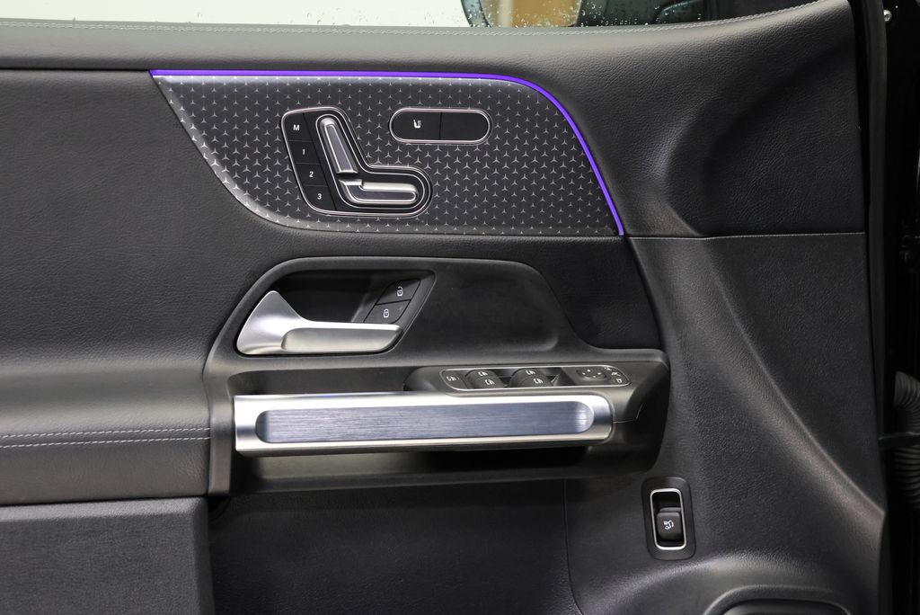 Thumbnail: 2025 Mercedes-Benz GLB - 31