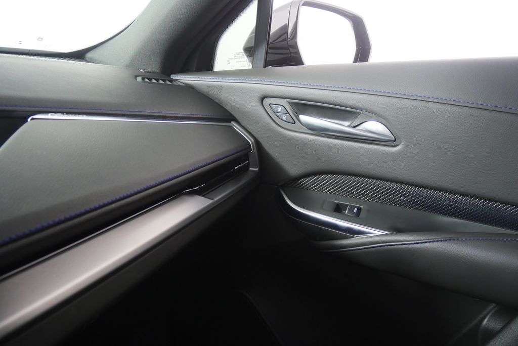Thumbnail: 2024 Cadillac XT4 - 29