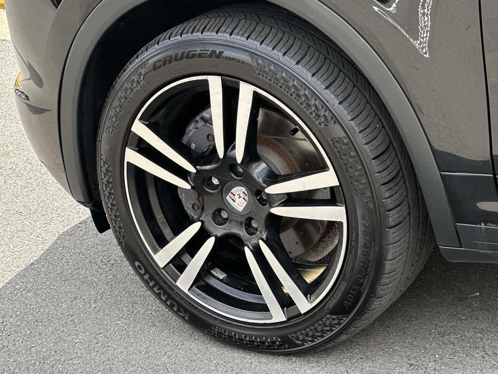 Thumbnail: 2014 Porsche Cayenne - 15