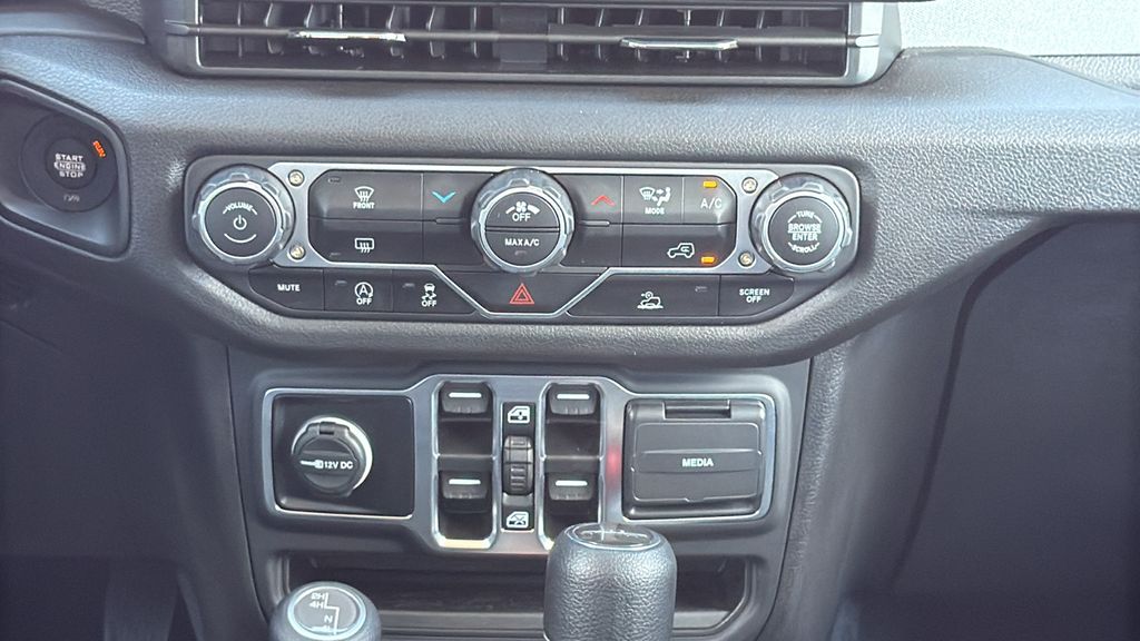 2025 Jeep Gladiator Nighthawk - Photo 22