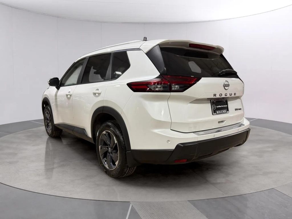 Certified Used 2024 Everest White Pearl Nissan SV image 5