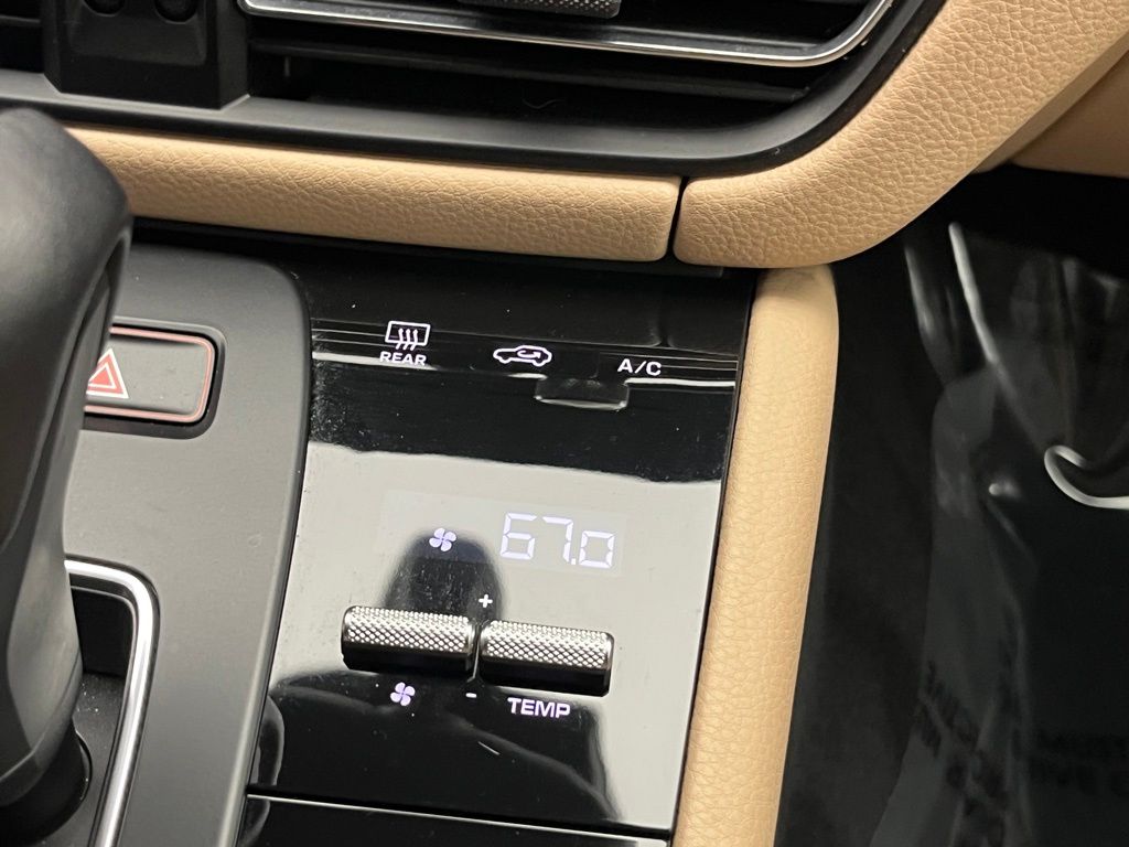 Thumbnail: 2023 Porsche Macan - 19
