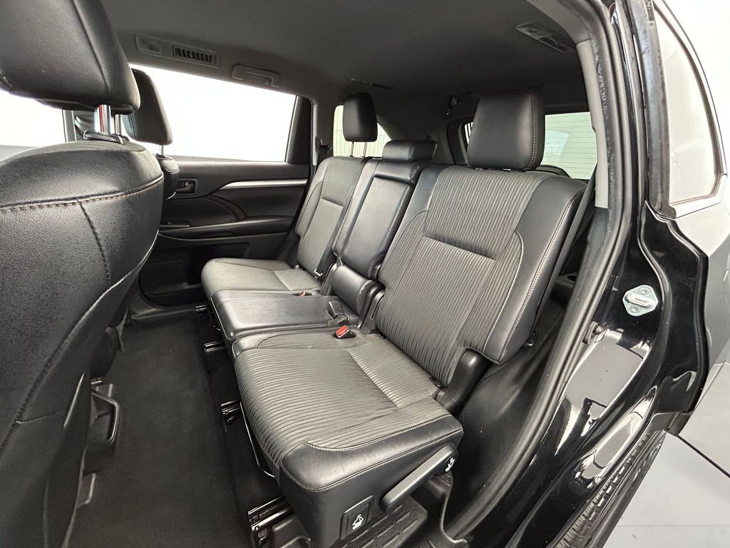 Used 2019 Midnight Black Metallic Toyota LE Plus image 22