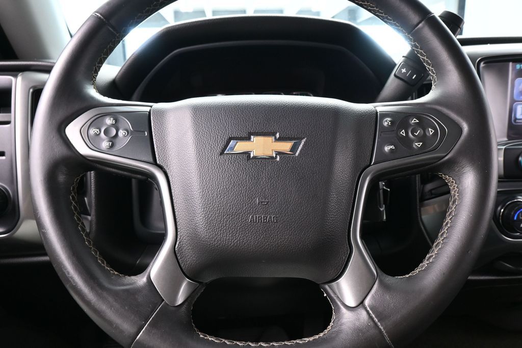 Used 2016 Deep Ocean Blue Metallic Chevrolet LT image 20