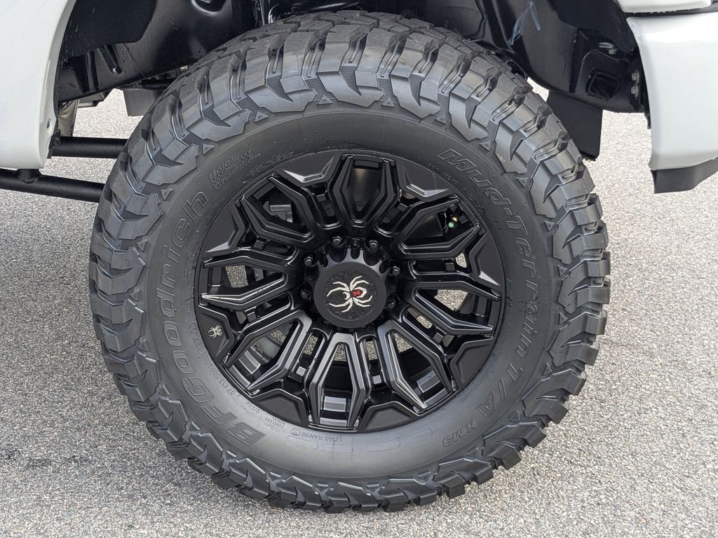 2025 Ford F-250 Super Duty Black Widow