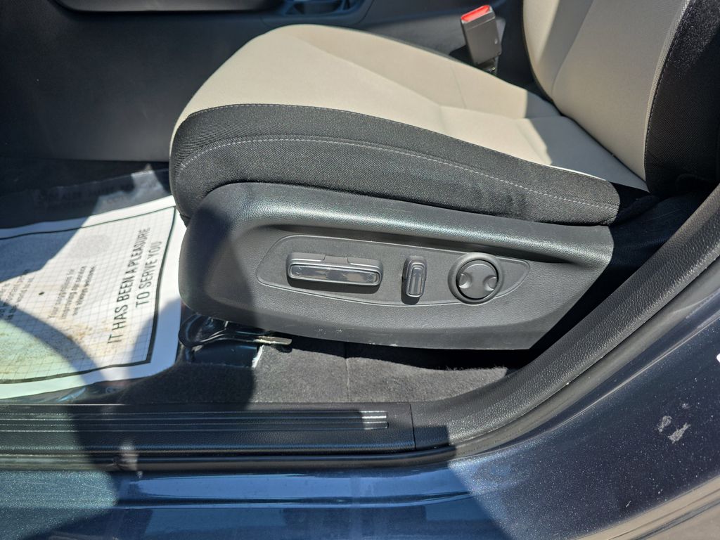 2024 sparkle silver metallic Honda CR-V EX FWD SUV
