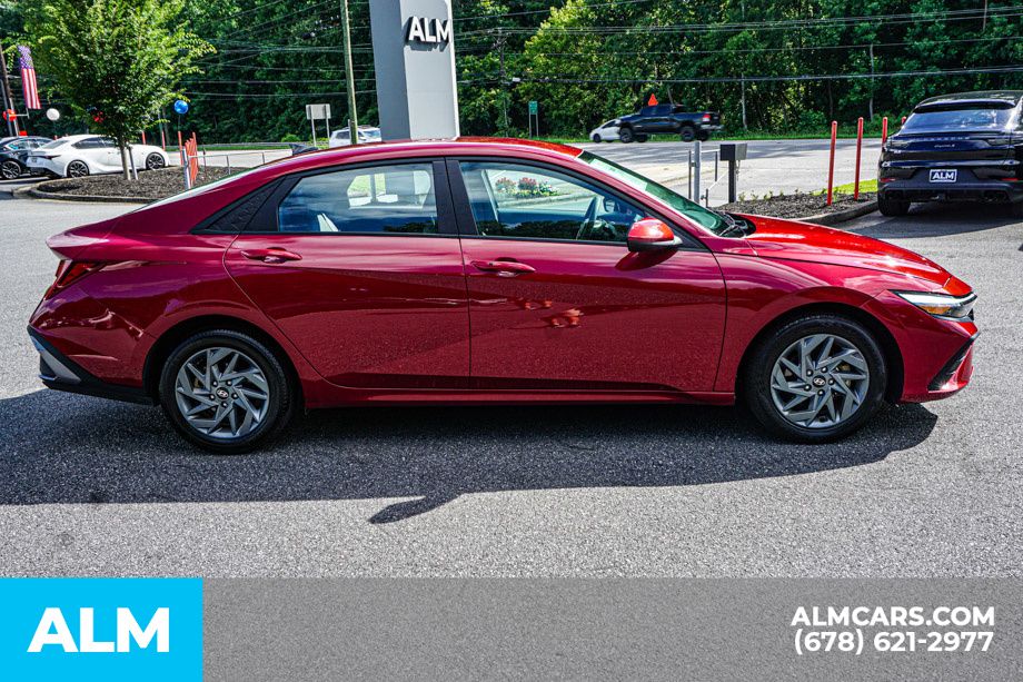 Used 2024 Red Hyundai SEL image 8