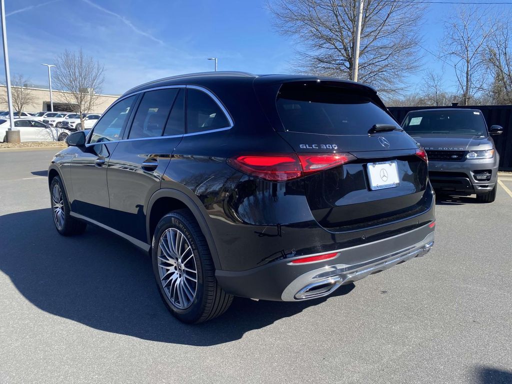 2024 Mercedes-Benz GLC 300 7