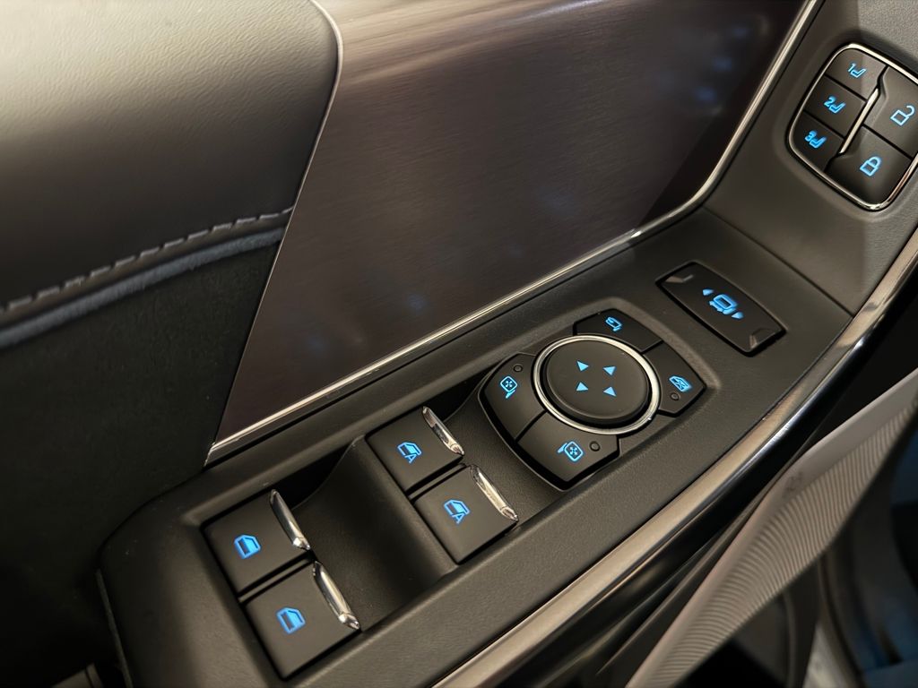 New 2026 Gray Ford Platinum image 25