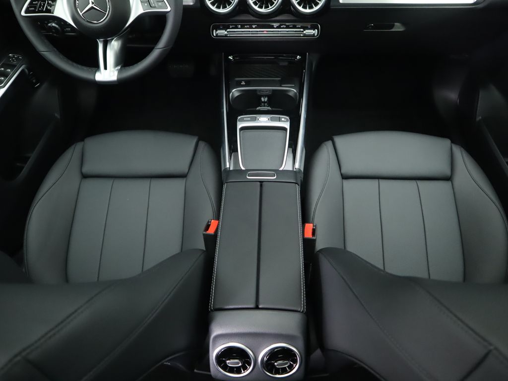 Thumbnail: 2025 Mercedes-Benz GLB - 16