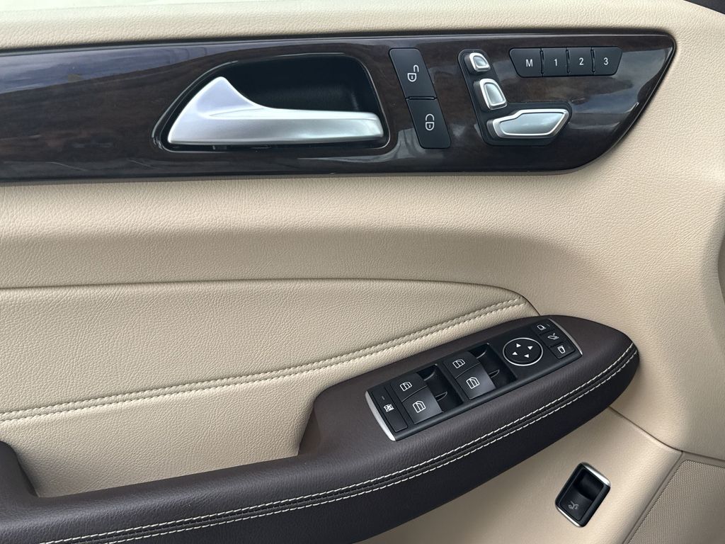 Thumbnail: 2018 Mercedes-Benz GLE - 29