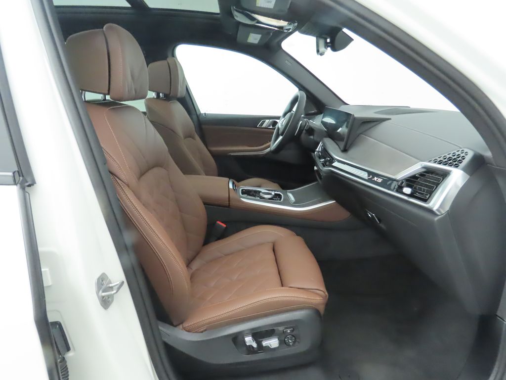 Thumbnail: 2026 BMW X5 - 21