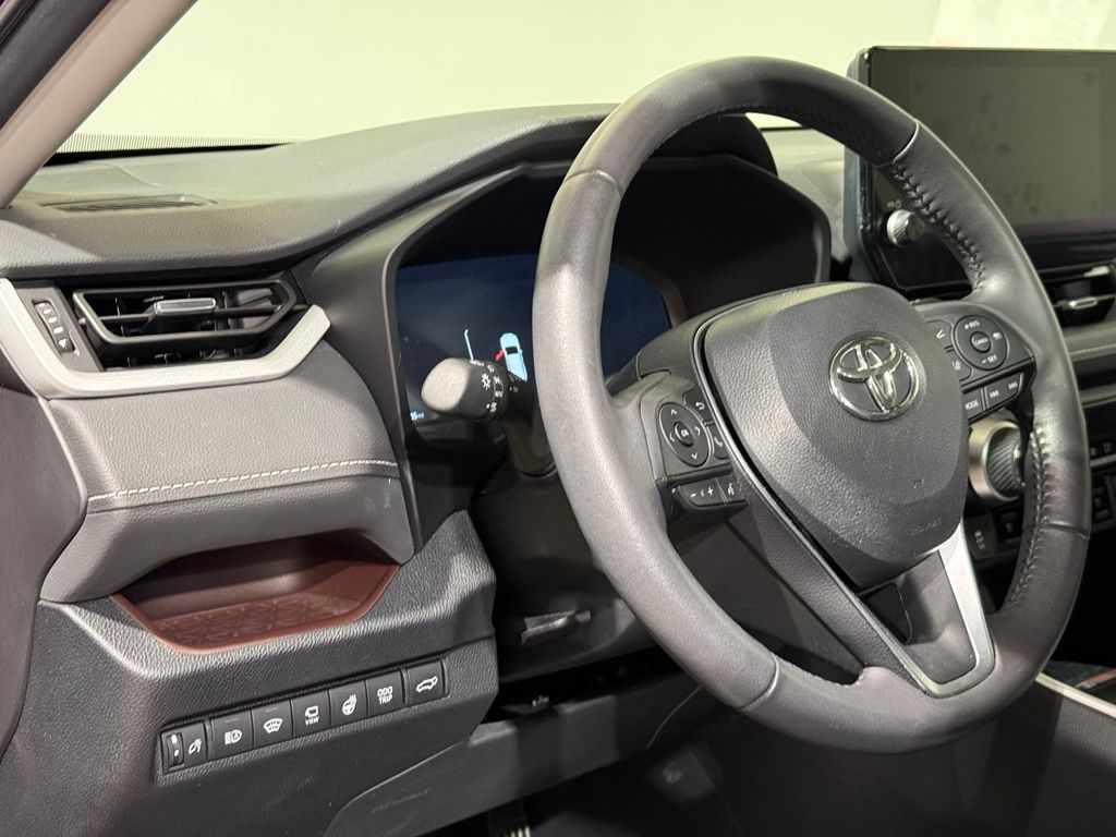 Thumbnail: 2023 Toyota RAV4 - 17