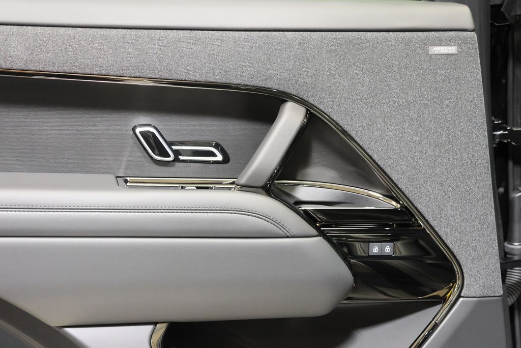 Thumbnail: 2026 Land Rover Range Rover Sport - 32