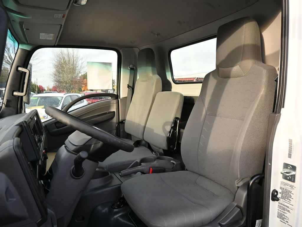 2025 Isuzu NPR XD 