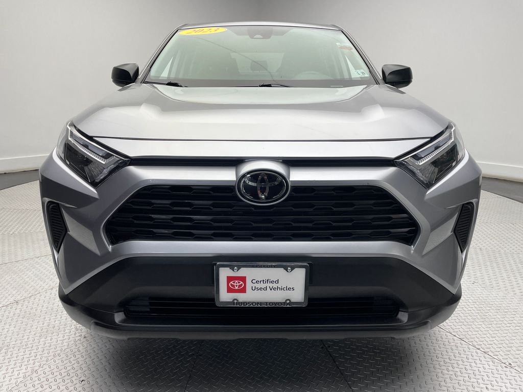 2023 Toyota RAV4 LE 2
