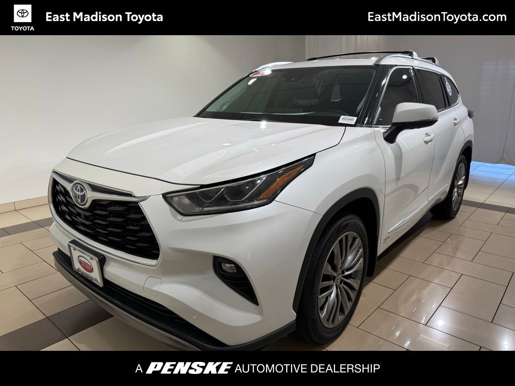 Thumbnail: 2022 Toyota Highlander - 1