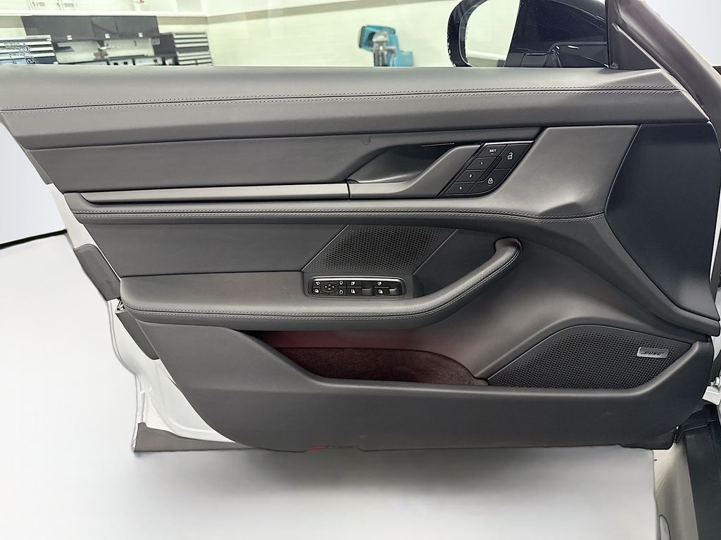 Thumbnail: 2026 Porsche Taycan - 24