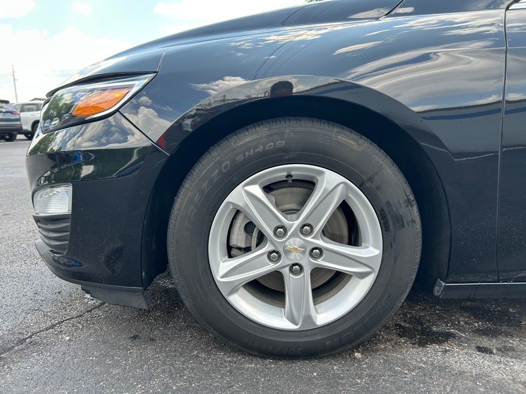 Thumbnail: 2019 Chevrolet Malibu - 10