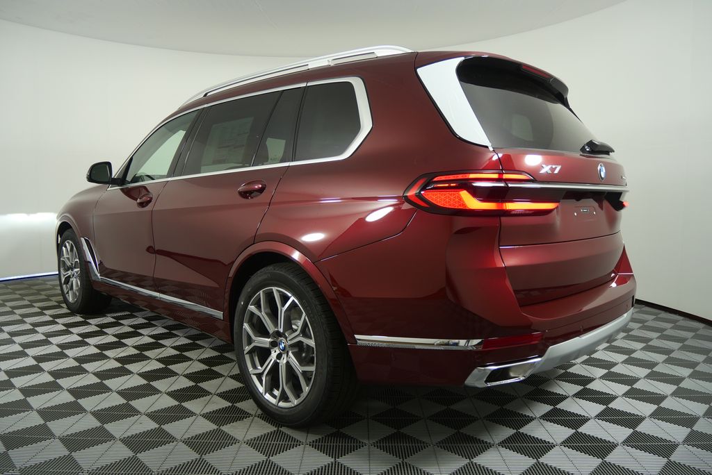 Thumbnail: 2026 BMW X7 - 5