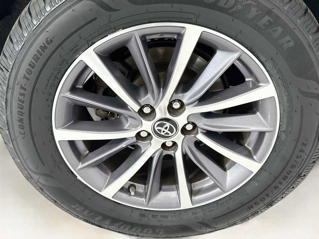 Thumbnail: 2019 Toyota Highlander - 31