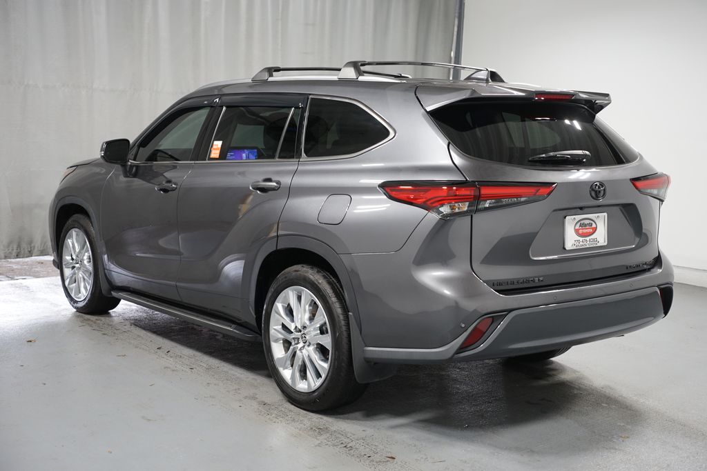 Thumbnail: 2023 Toyota Highlander - 6