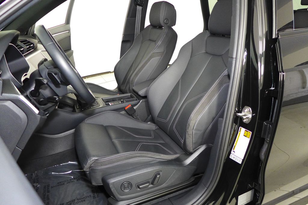 Thumbnail: 2022 Audi Q3 - 22