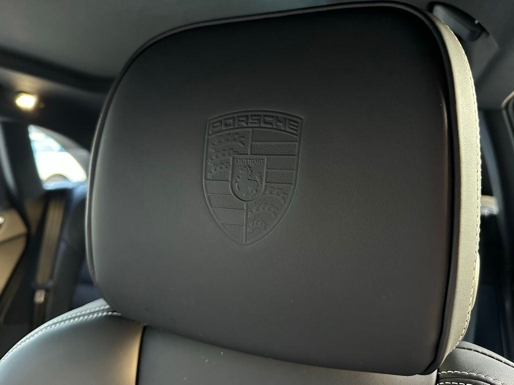 Thumbnail: 2026 Porsche Macan - 20