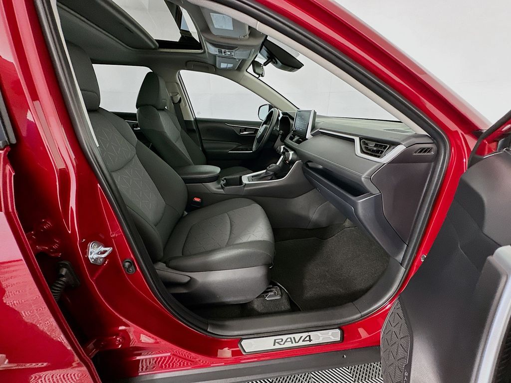 Thumbnail: 2025 Toyota RAV4 - 28