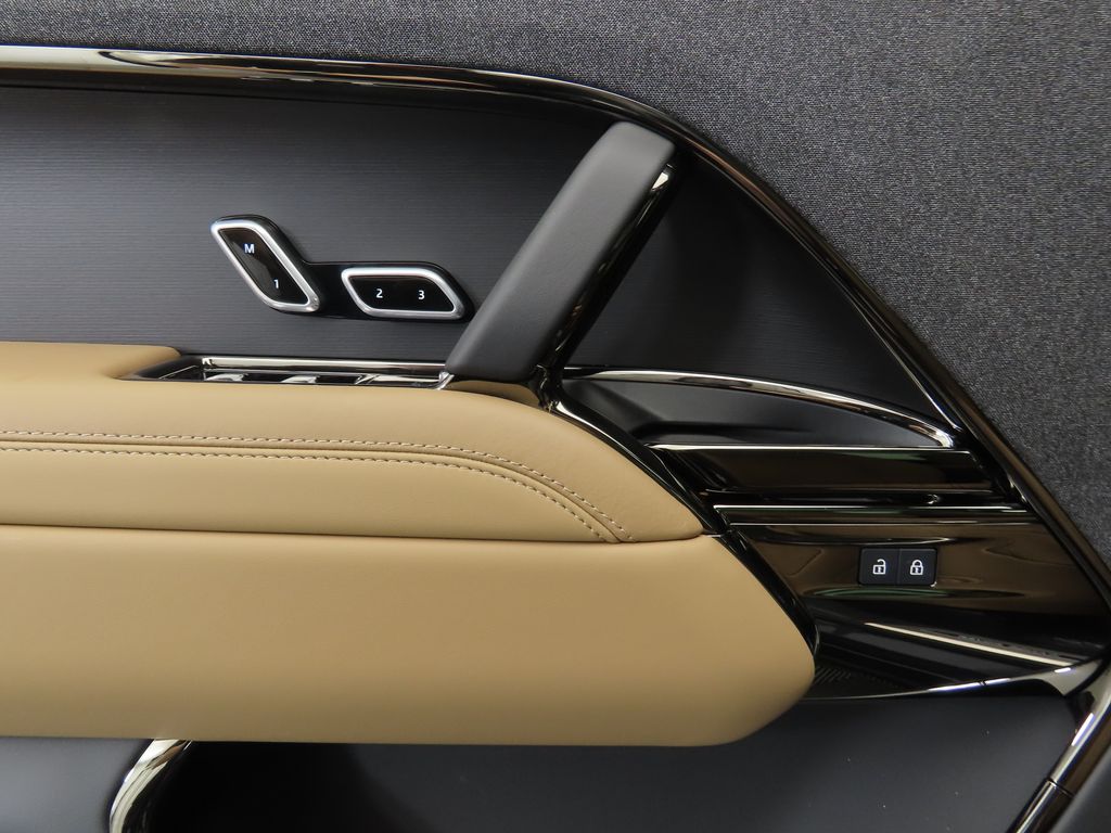 Thumbnail: 2025 Land Rover Range Rover Sport - 24