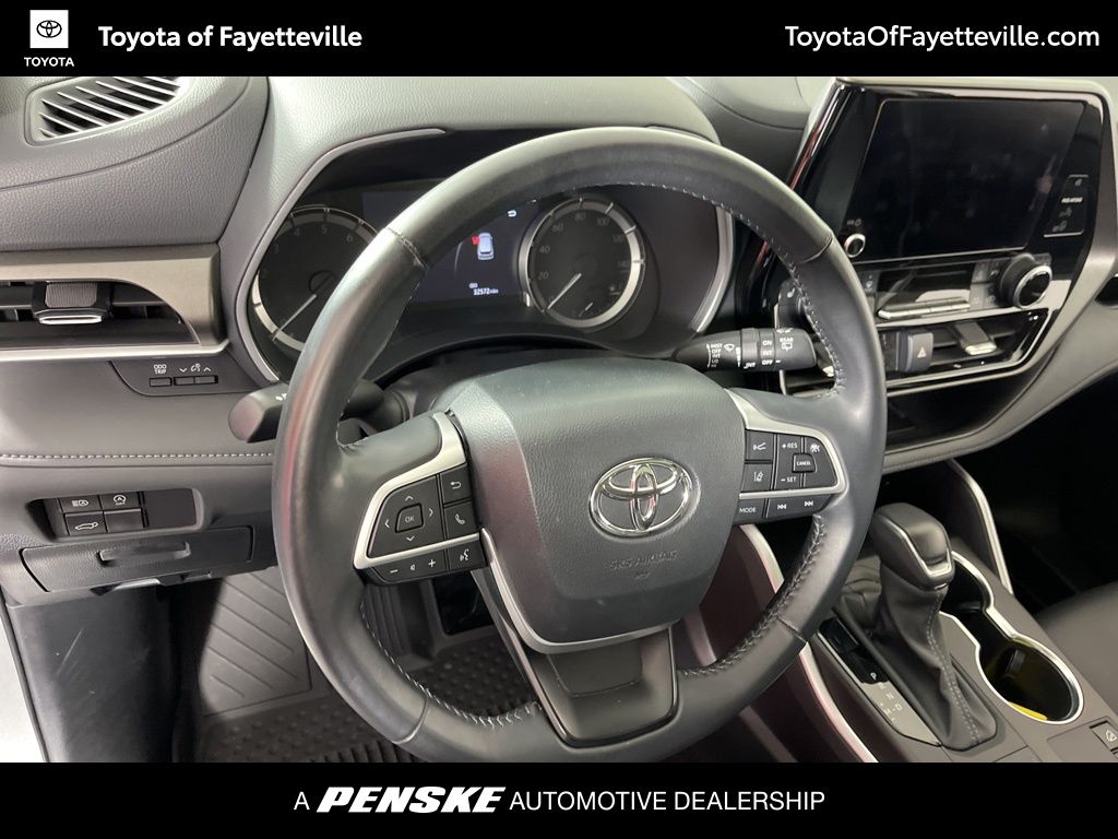 2024 Toyota Highlander XLE 31