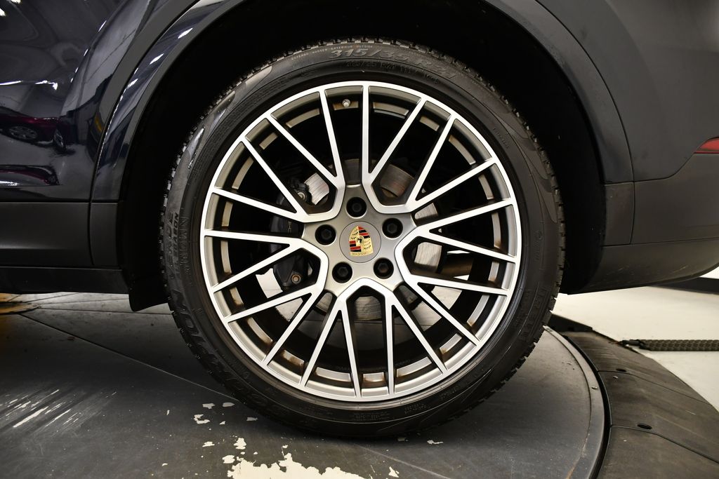 Thumbnail: 2022 Porsche Cayenne - 16