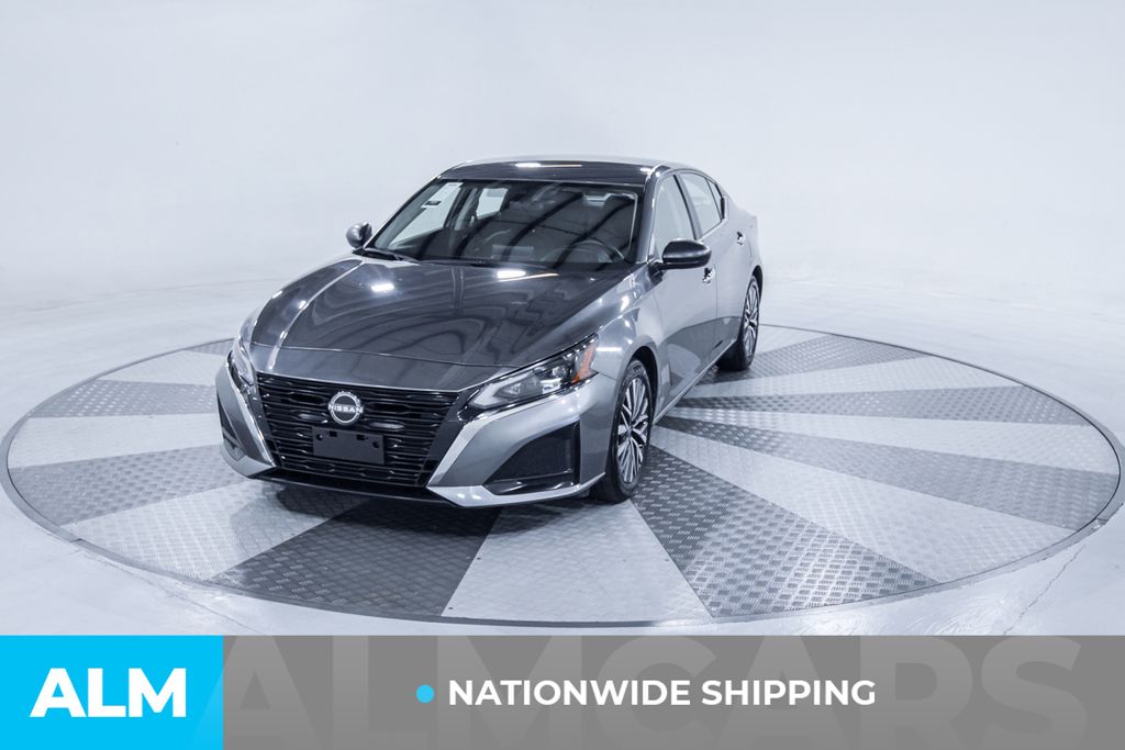 Used 2024 Gray Nissan 2.5 SV image 2
