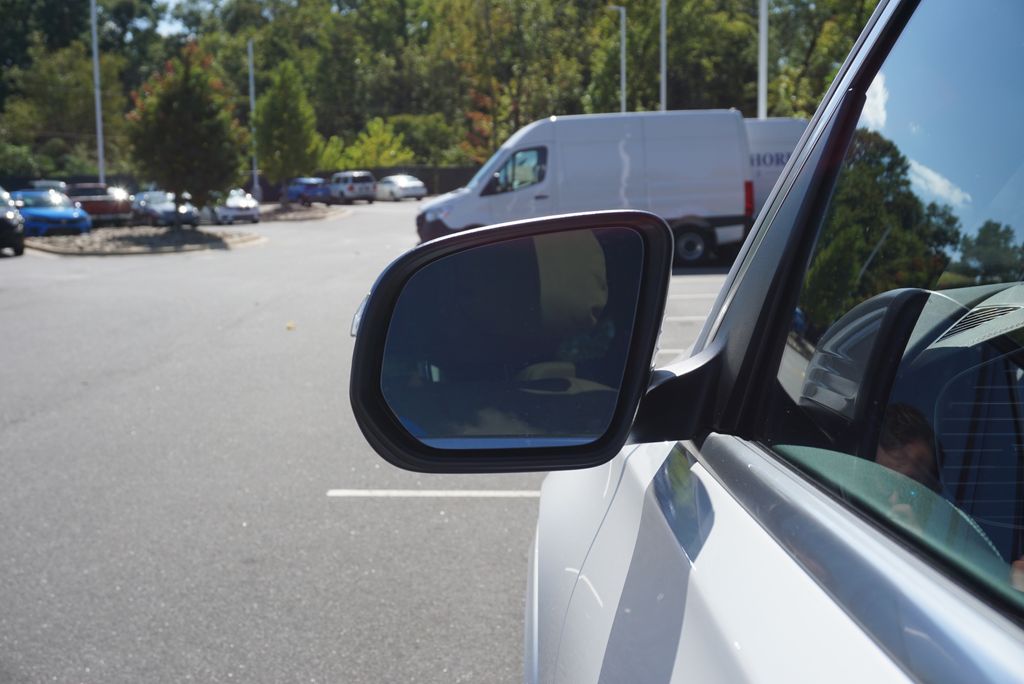 Thumbnail: 2026 Mercedes-Benz GLE - 14