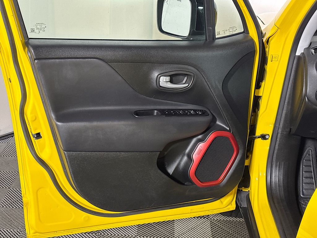 2023 Jeep Renegade Trailhawk