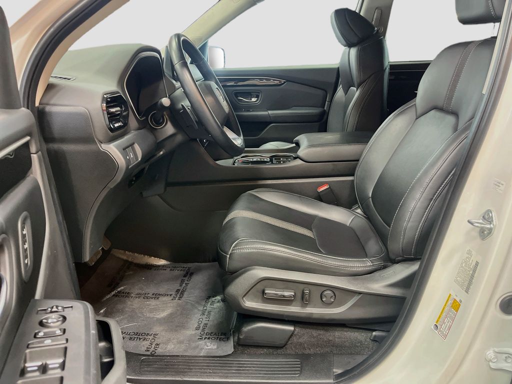 Used 2025 White Honda EX-L image 20
