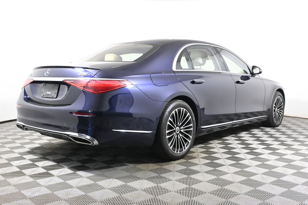 Thumbnail: 2022 Mercedes-Benz S-Class - 7