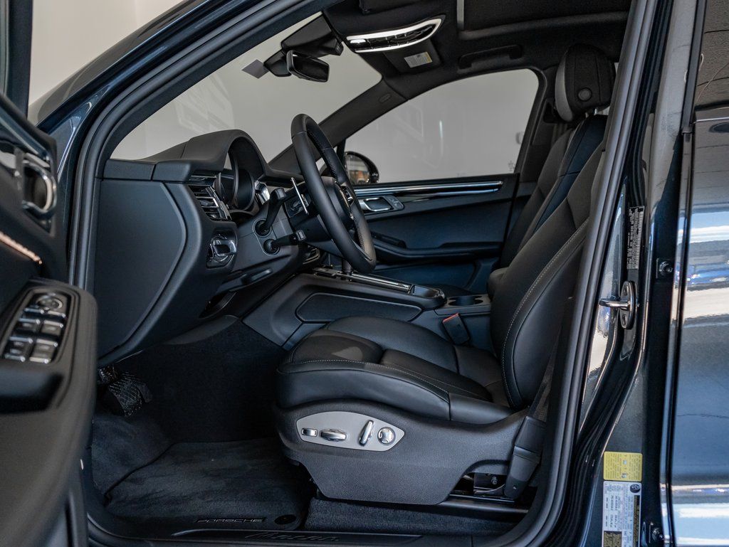 New 2025  Porsche  image 5