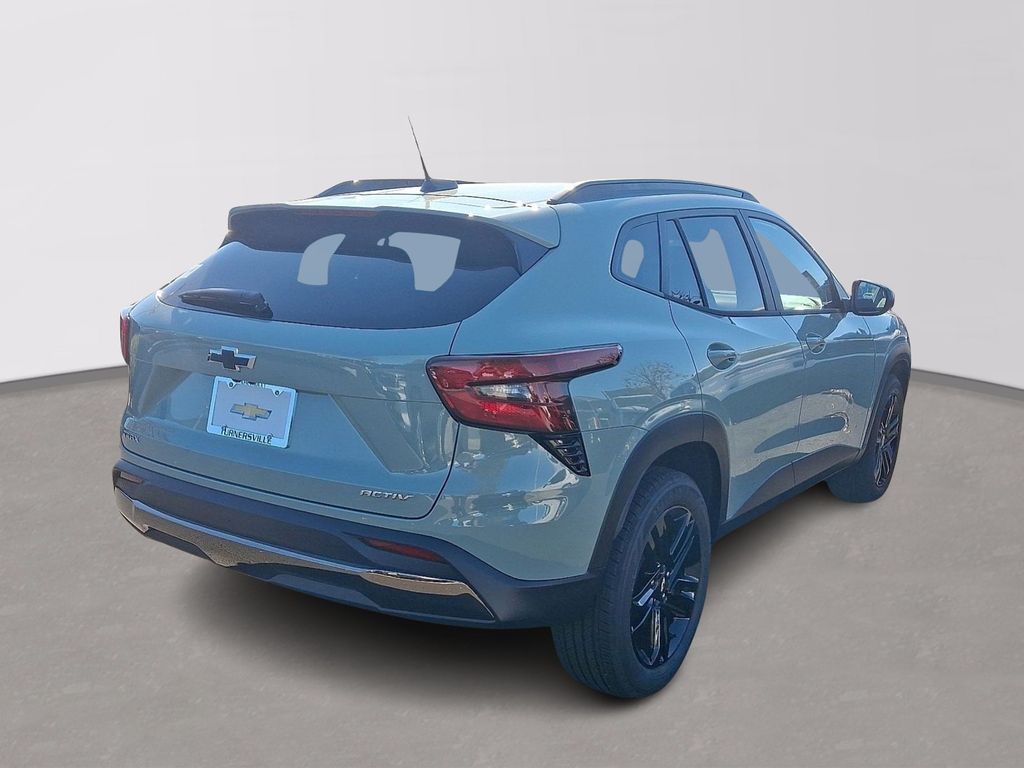 Thumbnail: 2025 Chevrolet Trax - 4