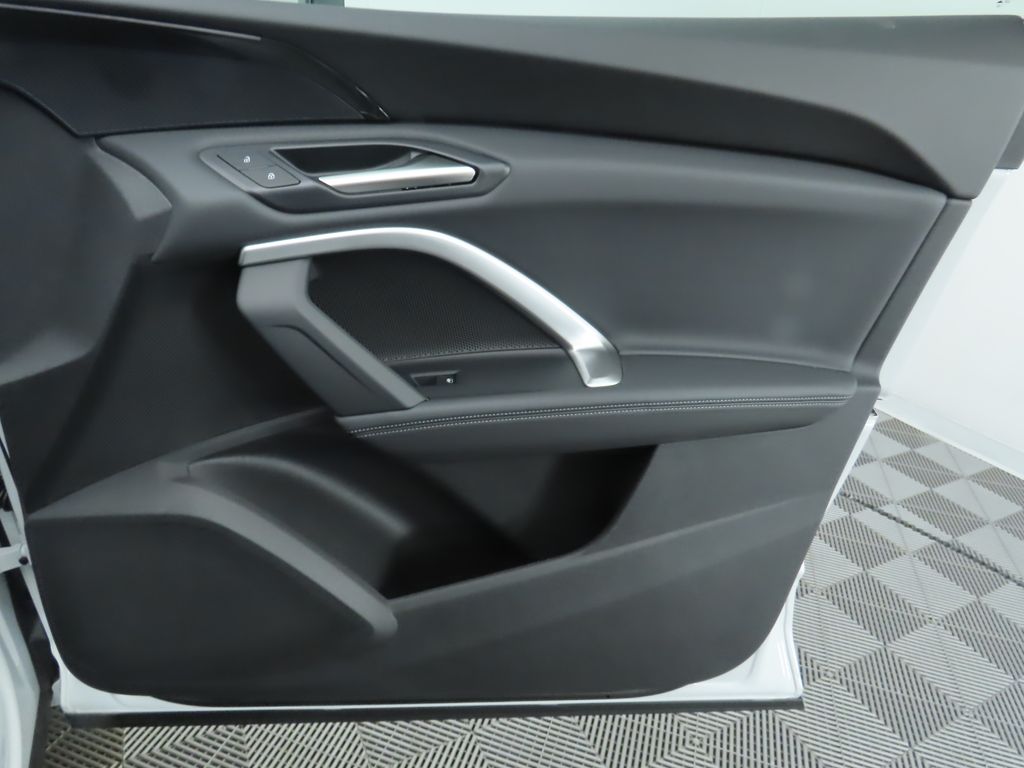 Thumbnail: 2025 Audi Q5 - 27