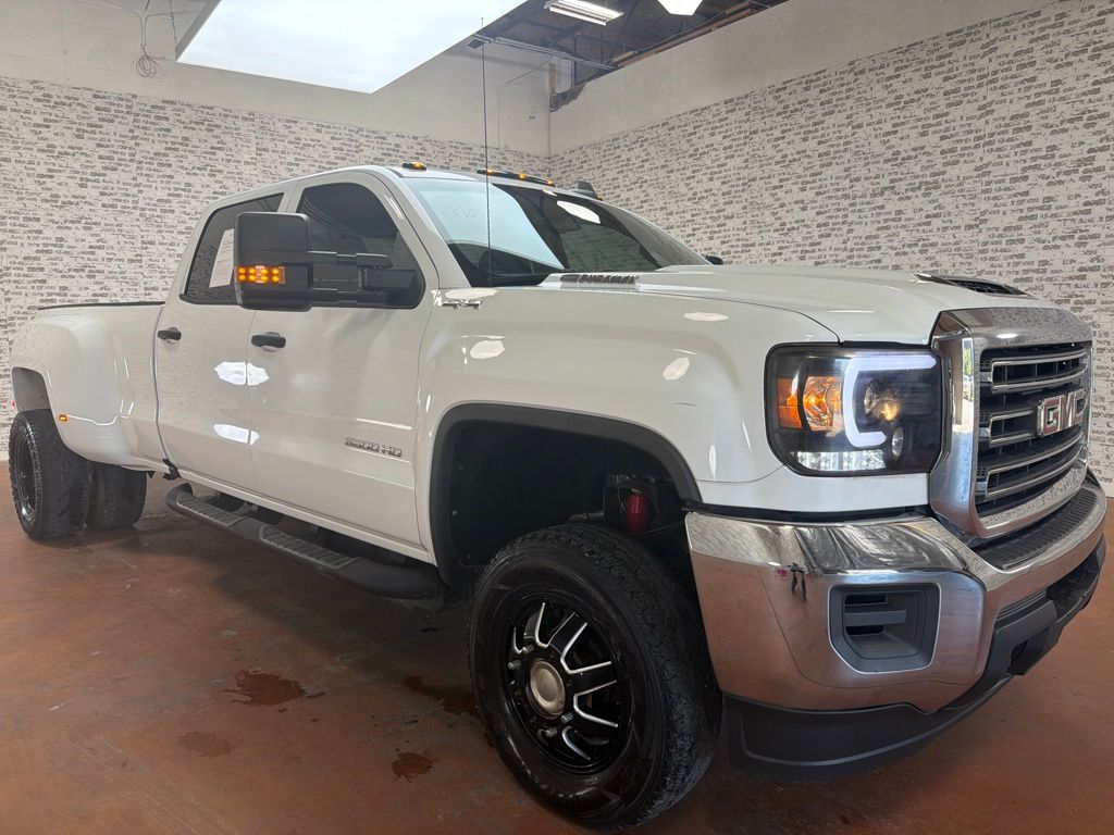 Summit White 2018 GMC Sierra 3500HD Pickup Truck Four-Wheel Drive 6-Speed Automatic