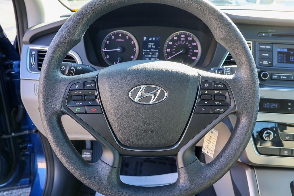 2015 Hyundai Sonata SE 17