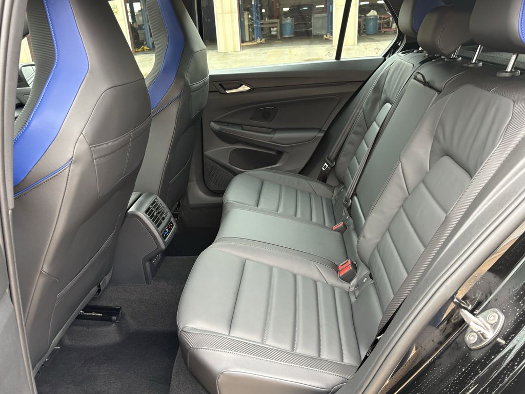 New 2026 Mythos Black Volkswagen 2.0T image 25