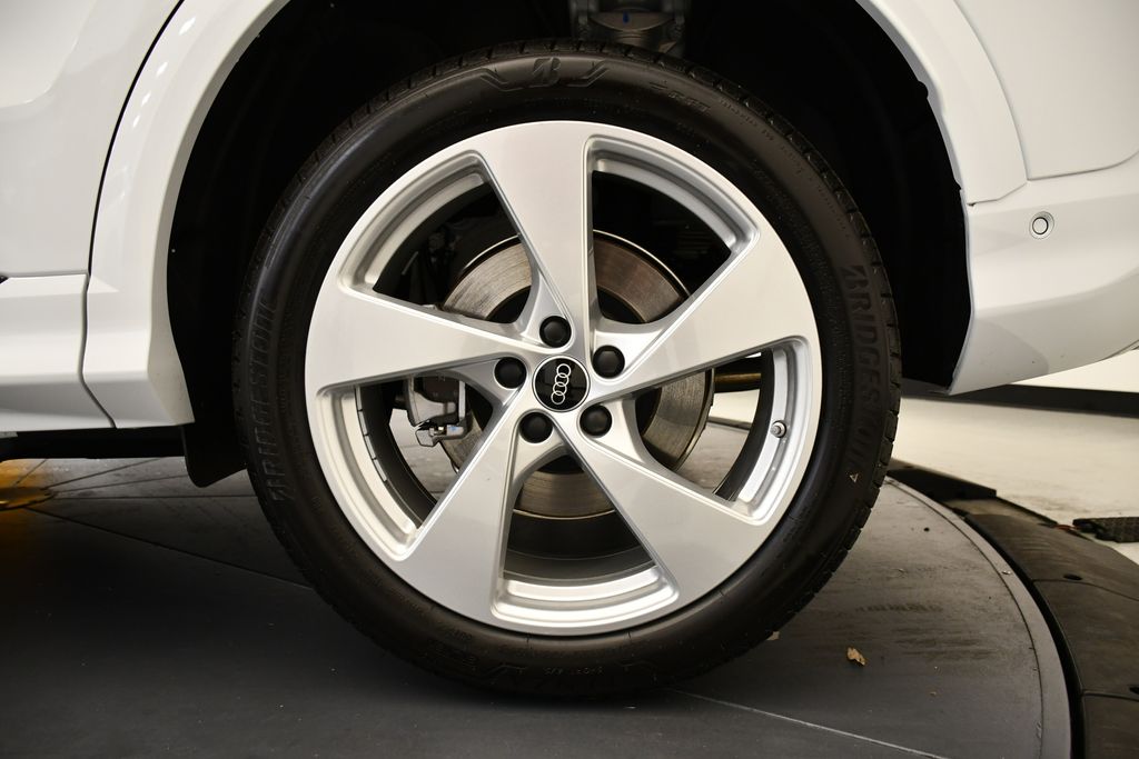 2025 Audi Q5 Premium 14