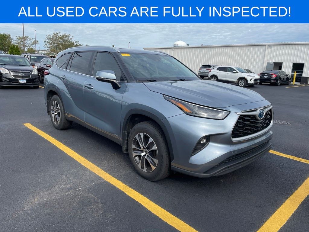  2023 Toyota Highlander Hybrid XLE AWD   