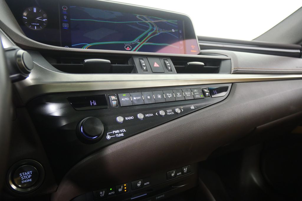 Thumbnail: 2019 Lexus ES - 24