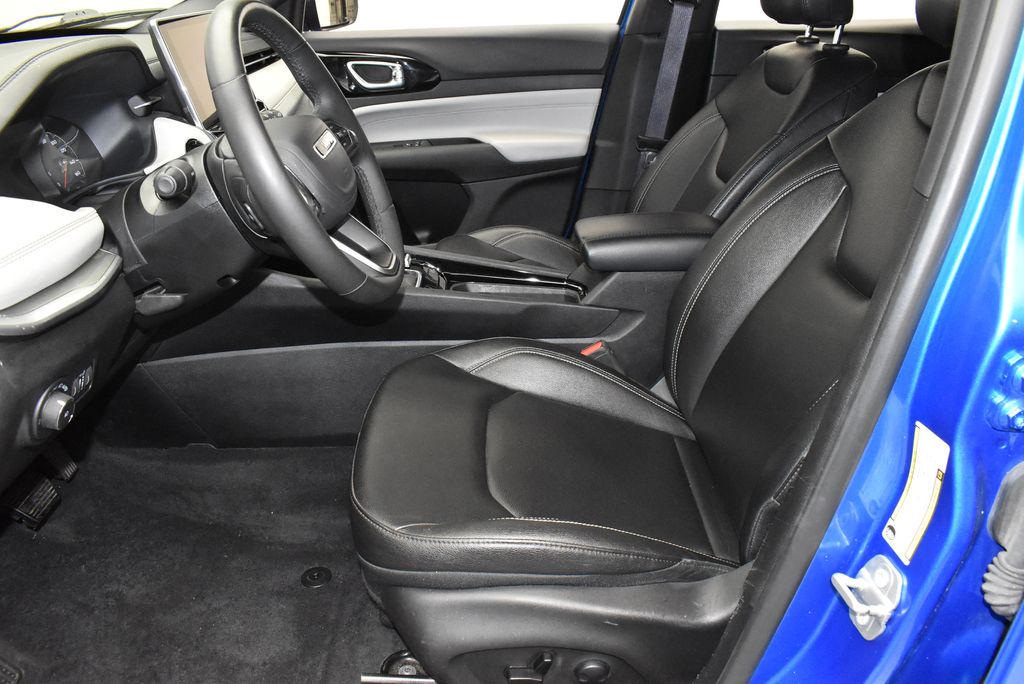 Thumbnail: 2025 Jeep Compass - 13